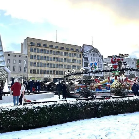 Plac Wolnosci 6 Bond Апарт-отель