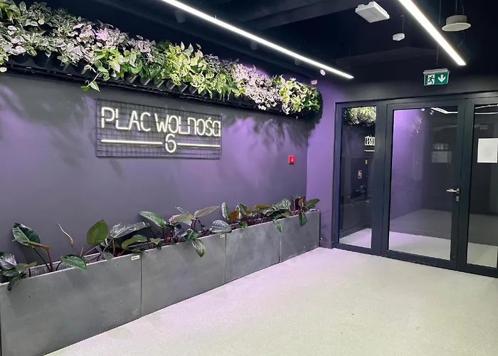 Plac Wolnosci 6 Bond Apartahotel