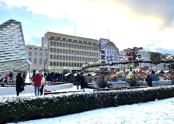 Plac Wolnosci 6 Bond Apartahotel