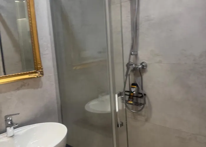 Plac Wolnosci 6 Bond Poznan