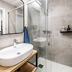Plac Wolnosci 6 Bond Poznań