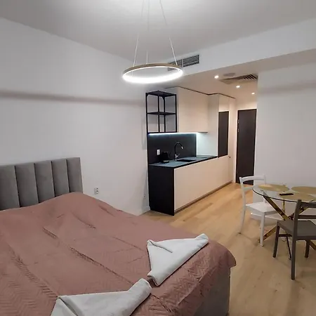 Plac Wolnosci 6 Bond Apart-hotel 3*