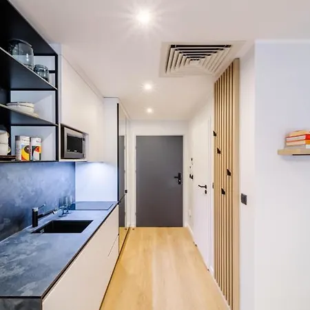 Apart-hotel Plac Wolnosci 6 Bond 3*