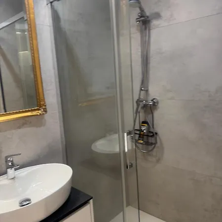 Plac Wolnosci 6 Bond Poznań