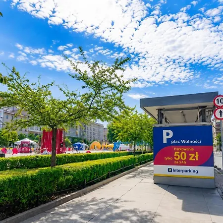 Plac Wolnosci 6 Bond 3* Poznań