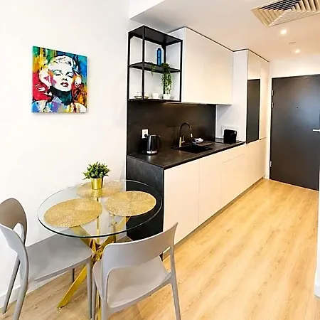 Plac Wolnosci 6 Bond Appart hôtel Poznań